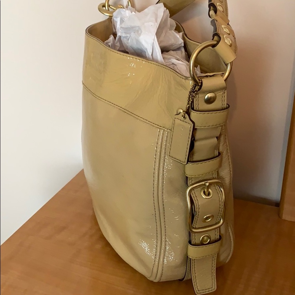 💯 Authentic Coach Purse - Picture 2 of 2